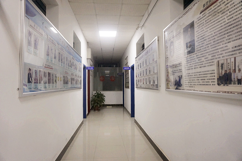 曙光信息学校教学楼走廊（一）