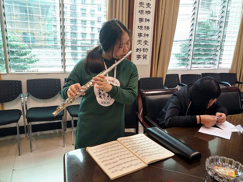 学生长笛练习